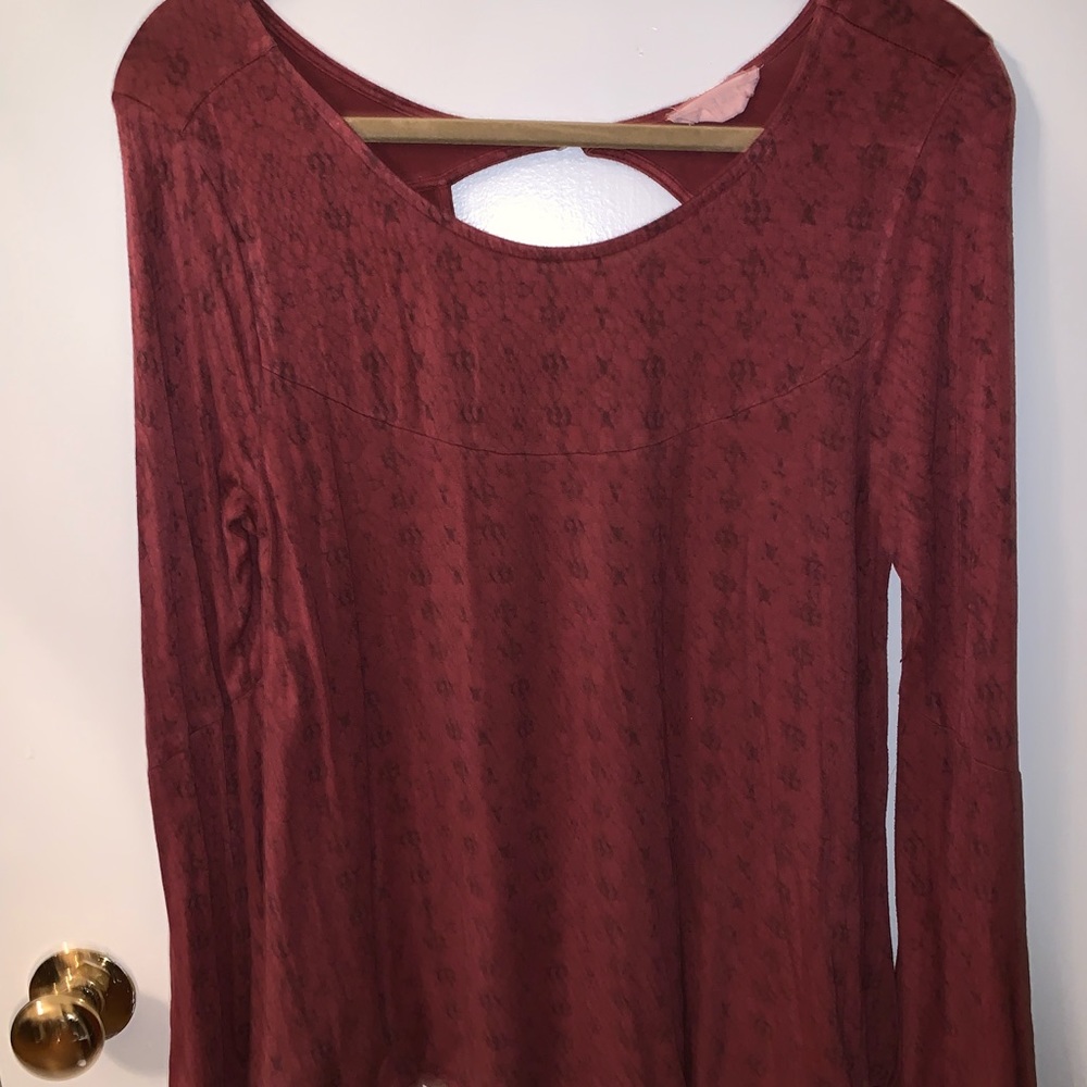 Red w/black designs Altar’d State long sleeve top!